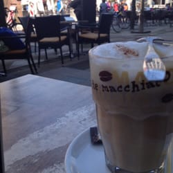 Café Gartenlaube - Latte macchiato vor dem Gänseliesel genießen