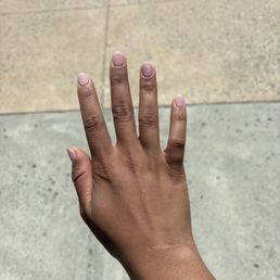 Light pink gel with flower on ring finger! Light pink gel with flower on ring finger!