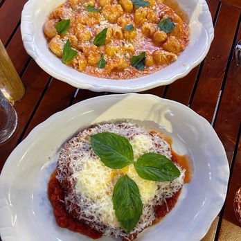 Ciccio Mio - Vodka pasta, chicken parm - Italian Near Me - Chicago, Illinois