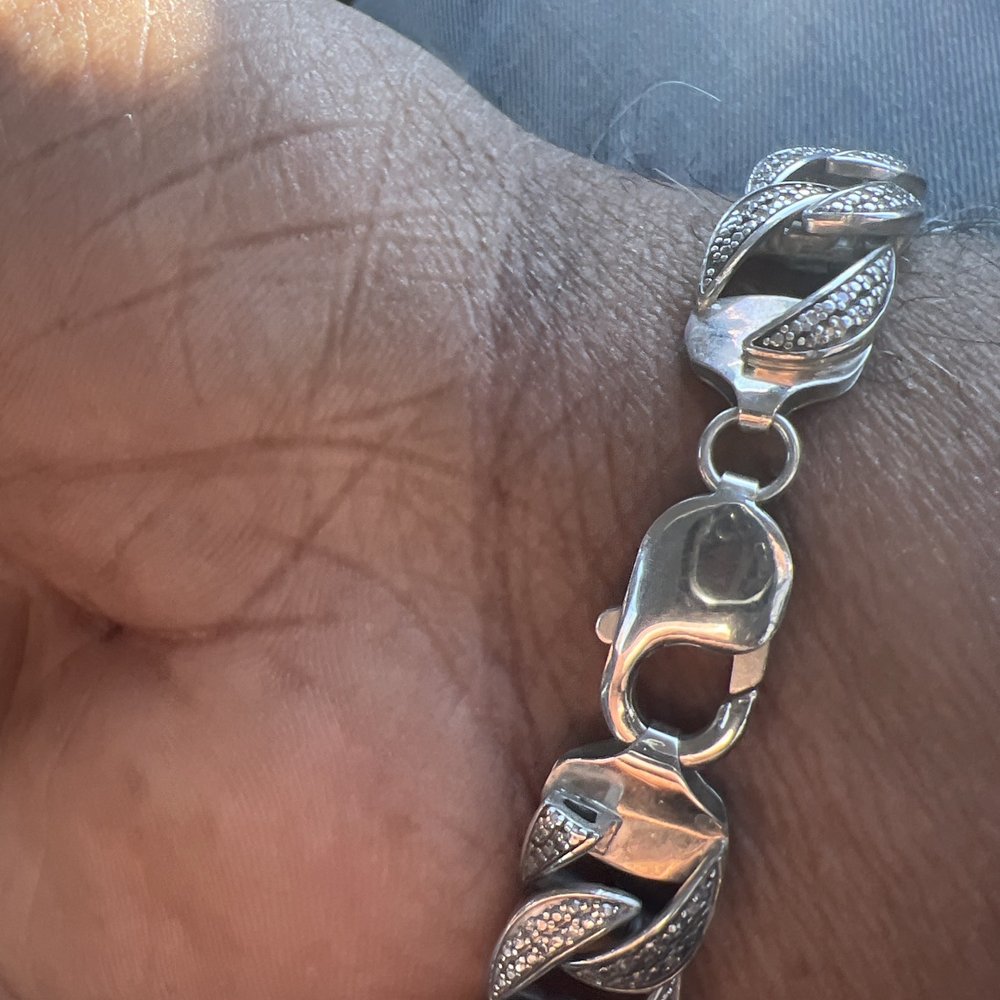 Diane's Designs - Why would you not match both ends of the bracelet? Why does it look like you literally just cut off one side horrible job!! - Jewelry Near Me - West Allis, Wisconsin Diane's Designs - Why would you not match both ends of the bracelet? Why does it look like you literally just cut off one side horrible job!! - Jewelry Near Me - West Allis, Wisconsin