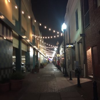 Dessert Republic - Strolling the pedestrian walkway - Chinese Near Me - San Mateo, California Dessert Republic - Strolling the pedestrian walkway - Chinese Near Me - San Mateo, California