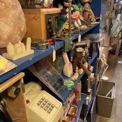 JAMBA’S JUNKTIQUES - Reuse shop dedicated to reducing landfill waste, providing used materials for artists,