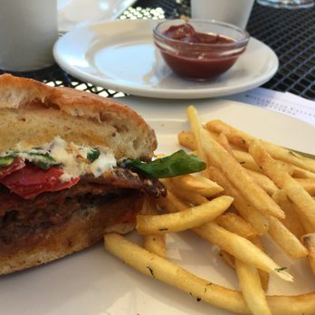 Willamette Valley Vineyards - The best burger - Wineries Near Me - Turner, Oregon Willamette Valley Vineyards - The best burger - Wineries Near Me - Turner, Oregon