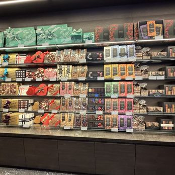 Sprüngli - Boxed chocolate assortments - Chocolatiers & Shops Near Me - Basel, BS