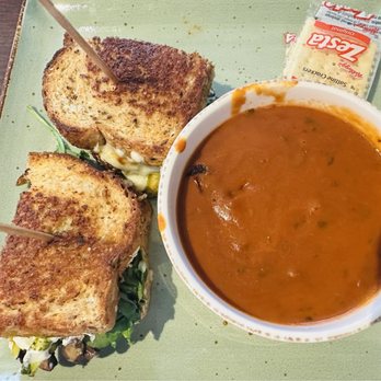 First Watch - Market Veggie with tomato soup - Breakfast & Brunch Near Me - Alexandria, Virginia
