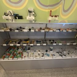 Savannah Smoke Shop - Glassware bowls, pipes, accessories