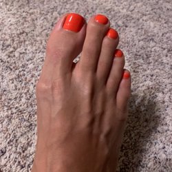 Q B Nails