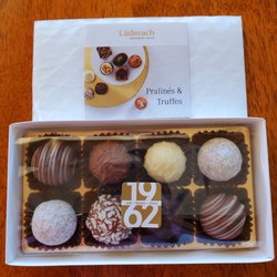 Läderach chocolatier suisse - Inside the box of truffles