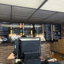 AJ's Pizza - Inside