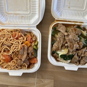 King Wah Chinese Restaurant - Tomato beef chow mein and beef chow fun with bok choy - Chinese Near Me - Sunnyvale, California