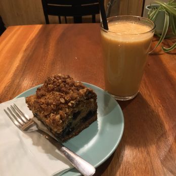Kranky Cafe - Blueberry Coffee Cake + Cold Buster Smoothie - Coffee & Tea Near Me - Vancouver, British Columbia