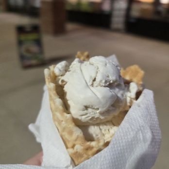 Marble Slab Creamery - Banana ice cream - Ice Cream & Frozen Yogurt Near Me - Watauga, Texas