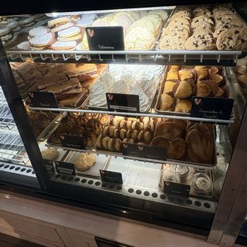 Vicky Bakery - Bakeries Near Me - Hollywood, Florida