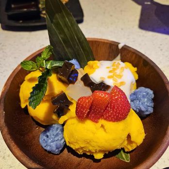 Isaan Der - Thai Kitchen & Bar - Mango ice cream - Thai Near Me - Richmond Hill, Ontario Isaan Der - Thai Kitchen & Bar - Mango ice cream - Thai Near Me - Richmond Hill, Ontario