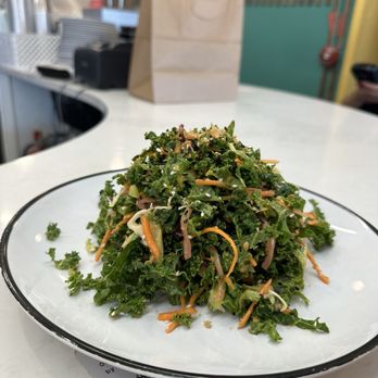 Honeymoon Chicken - Kale Honey-Garlic-Sesame Salad - Chicken Shop Near Me - Washington, DC, District of Columbia Honeymoon Chicken - Kale Honey-Garlic-Sesame Salad - Chicken Shop Near Me - Washington, DC, District of Columbia