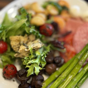 Texas de Brazil - Fresh veggies at the salad bar ($39.99 if you choose to just do the salad bar) - Steakhouses Near Me - Honolulu, Hawaii Texas de Brazil - Fresh veggies at the salad bar ($39.99 if you choose to just do the salad bar) - Steakhouses Near Me - Honolulu, Hawaii