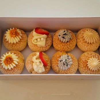 Domi - Box of 8 Profiteroles - Bakeries Near Me - Los Angeles, California