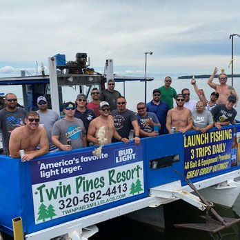 Twin Pines - Group photo on the boat launch - Resorts Near Me - Garrison, Minnesota