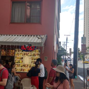 Me's BBQ - Me's is a freaking block from the beach. Enjoy! - Korean Near Me - Honolulu, Hawaii