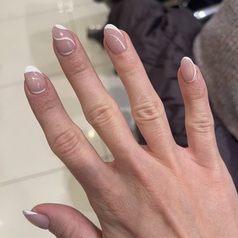 V2 Nail and Spa - Nail Salons Near Me - Brooklyn, New York