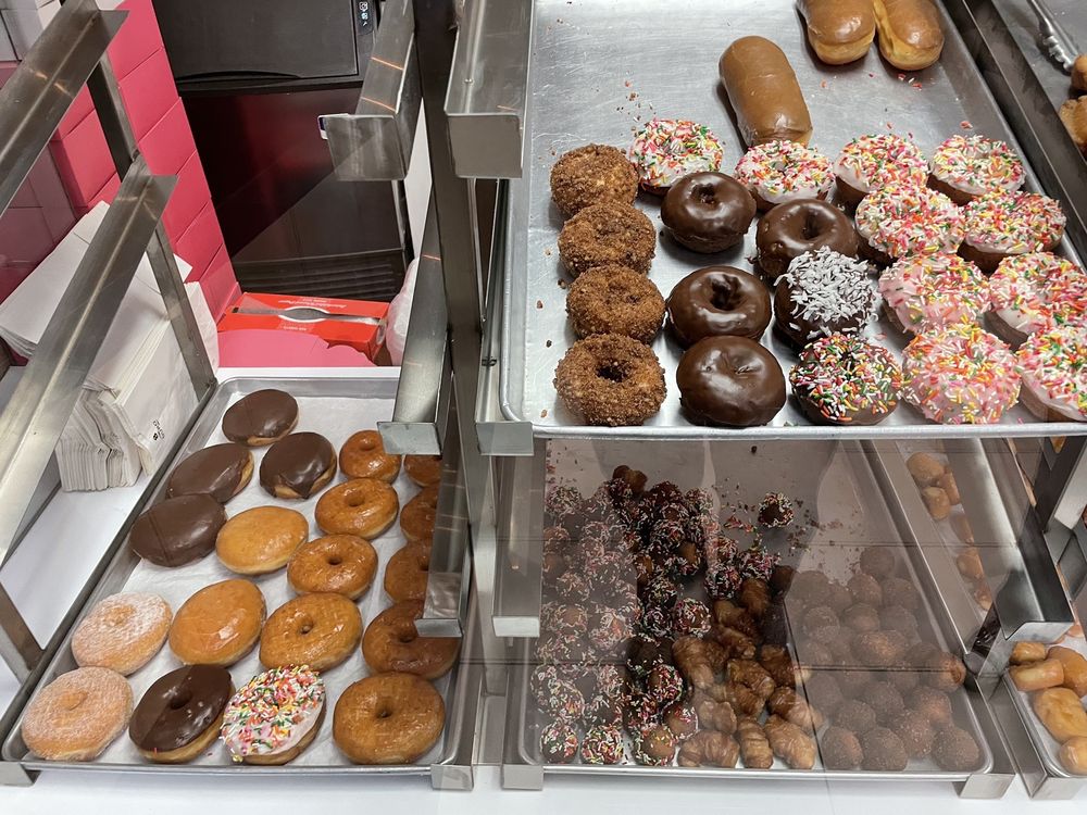 CITY DONUTS Updated September 2024 84 Photos & 142 Reviews 2727