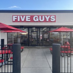 Five Guys - Store Front