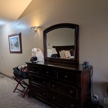 North Cliff Hotel - Dresser and entrance to room. - Hotels Near Me - Fort Bragg, California North Cliff Hotel - Dresser and entrance to room. - Hotels Near Me - Fort Bragg, California