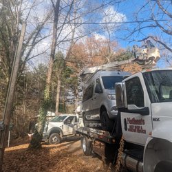 Nathan's Body Shop & Wrecker Service