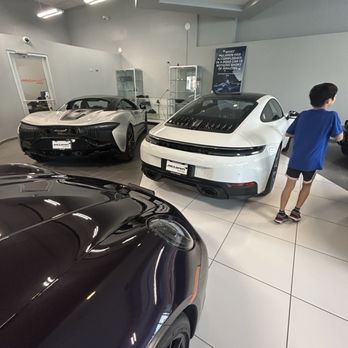 McLaren Chicago Showroom - Car Dealers Near Me - Chicago, Illinois McLaren Chicago Showroom - Car Dealers Near Me - Chicago, Illinois