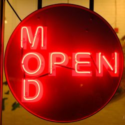 MOD Pizza - Neon