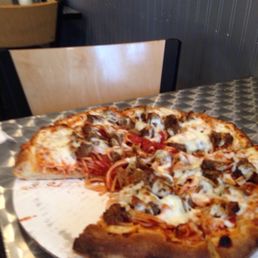 This is the spaghetti and meatballs pizza!!! This is the spaghetti and meatballs pizza!!!