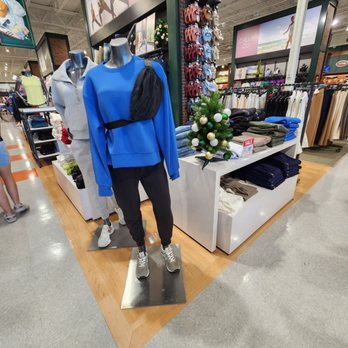 DICK'S Sporting Goods - Outdoor Gear Near Me - Miami, Florida