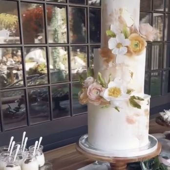 Peggy Liao Cake - Our beautiful cake - Custom Cakes Near Me