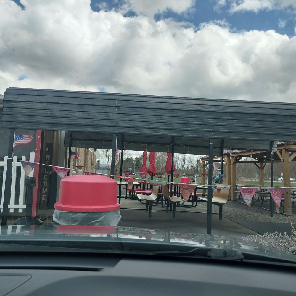 Twist N'shake - Outdoor patio: Now open for the 2025 season! (04/15/25). - Ice Cream & Frozen Yogurt Near Me - Olean, New York Twist N'shake - Outdoor patio: Now open for the 2025 season! (04/15/25). - Ice Cream & Frozen Yogurt Near Me - Olean, New York