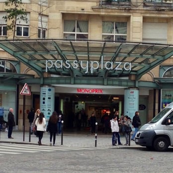 Passy Plaza - Entrée du Passy Plaza donnant sur la rue de Passy - Shopping Centers Near Me - Paris, 75 Passy Plaza - Entrée du Passy Plaza donnant sur la rue de Passy - Shopping Centers Near Me - Paris, 75