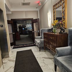 The entrance to Frankie Rowland's Steakhouse - Salem.