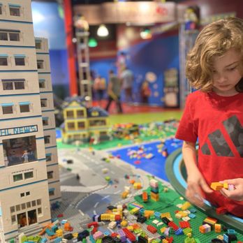 LEGOLAND Discovery Center - Building buildings table - Kids Activities Near Me - Grapevine, Texas LEGOLAND Discovery Center - Building buildings table - Kids Activities Near Me - Grapevine, Texas