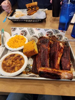 Daddy'Os BBQ & Sports Bar by null