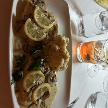 Foxy’s Kitchen + Bar - Bars Near Me - Rancho Mirage, California