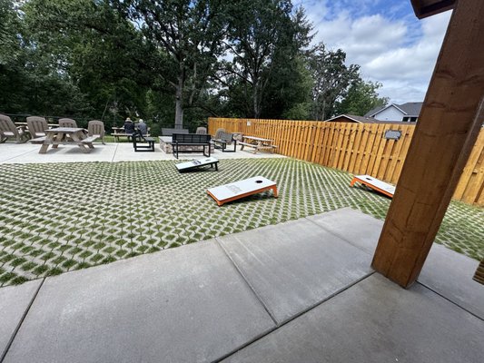 Twirling Bird by null