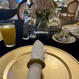 Beautiful place setting! Beautiful place setting!