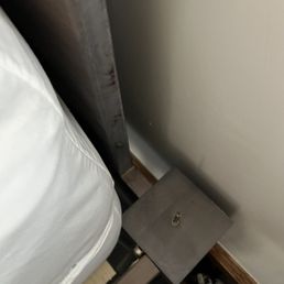 The post sits on this single screw and just spins around and is wobbly