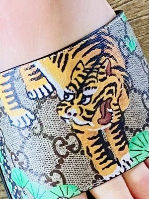 Gucci by null