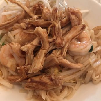 Chop Shop - Shrimp and chicken pad Shrimp Pad Thai - Asian Fusion Near Me - New York, New York Chop Shop - Shrimp and chicken pad Shrimp Pad Thai - Asian Fusion Near Me - New York, New York