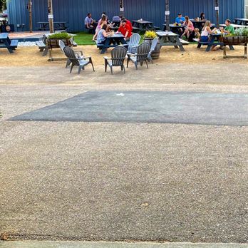 Gizmo Brew Works - Outdoor seating!!! - Breweries Near Me - Raleigh, North Carolina
