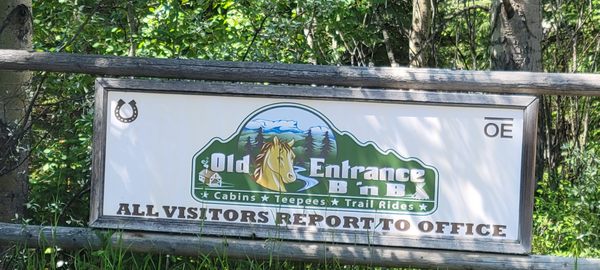 Old Entrance B 'n B Cabins & Trail Rides by null