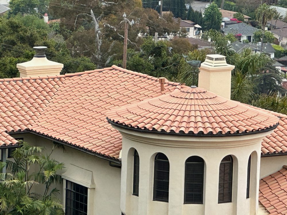 Slide of Angeles Roofing