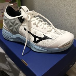Mizuno "Wave Momentum" Mizuno "Wave Momentum"