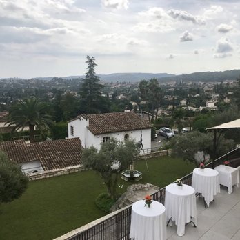 Alain Llorca Restaurant - French Near Me - La Colle-sur-Loup, 06