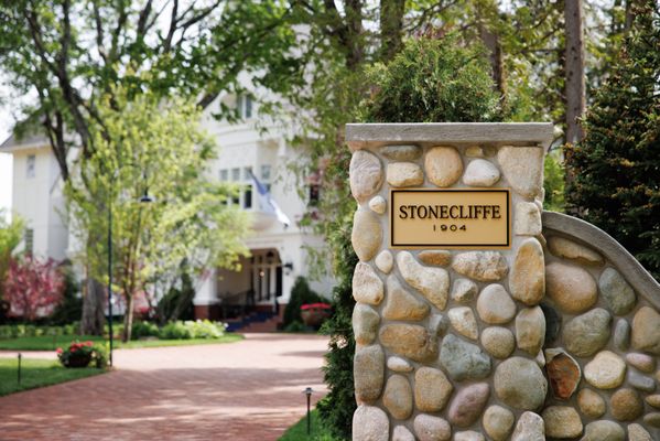 The Inn at Stonecliffe by null